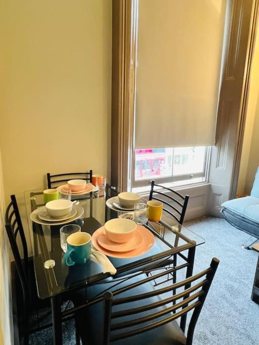 3 Notting Hill, Portobello Road-Amazing Location! London Bagian luar foto