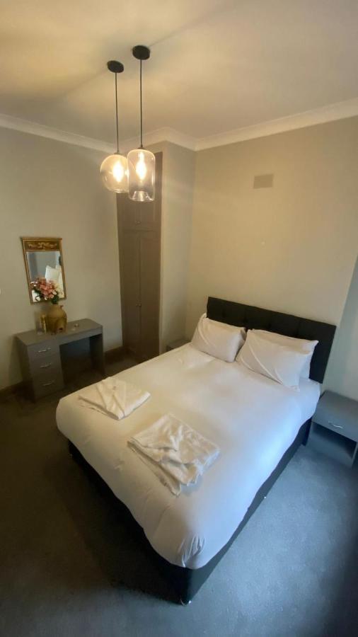 3 Notting Hill, Portobello Road-Amazing Location! London Bagian luar foto